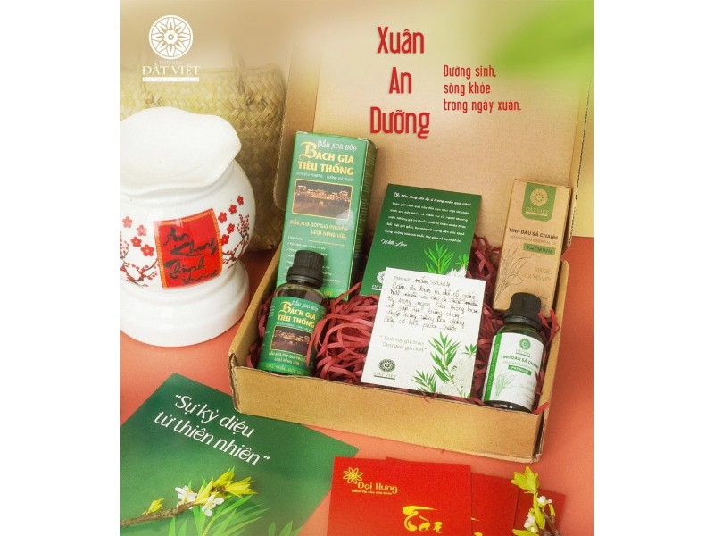 Set quà tặng cha mẹ "An Dưỡng" - Dầu xoa bóp thảo dược, tinh dầu sả chanh, đèn xông gốm bát tràng